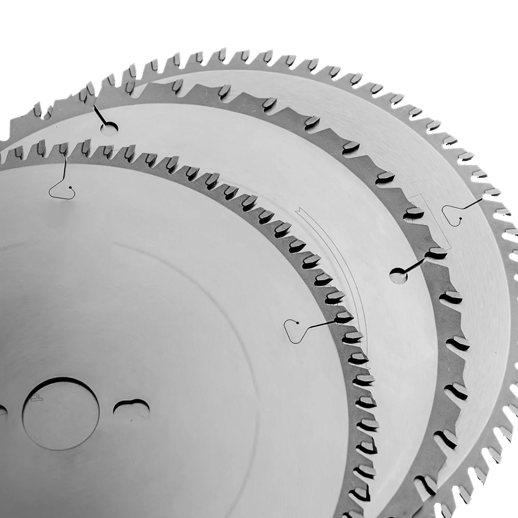 Diamond grinding of saw blades